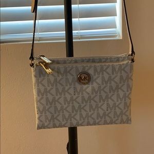 Micheal Kors Purse